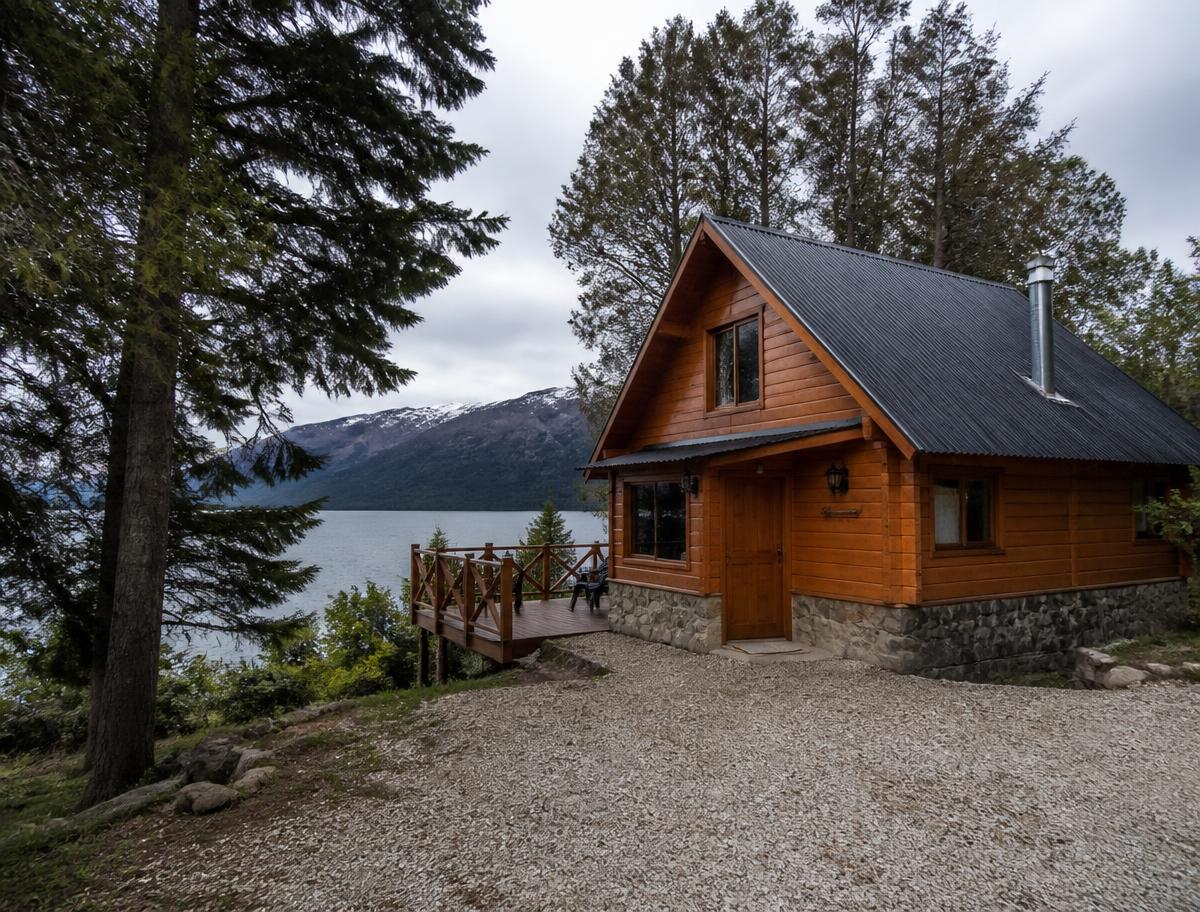 Sample listing: timber cabin on the shore of Lago Nahuel Huapi