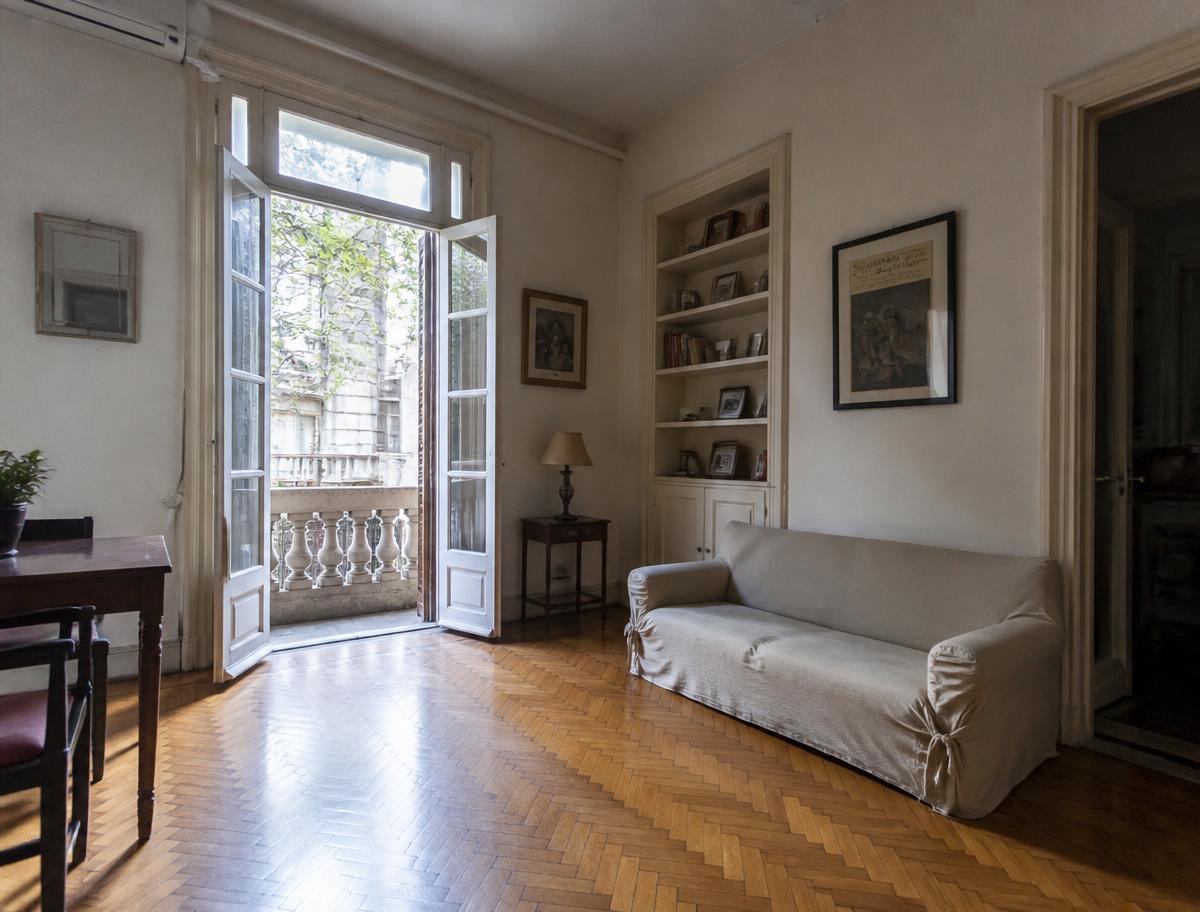 Sample listing: restored Buenos Aires apartment with parquet floors